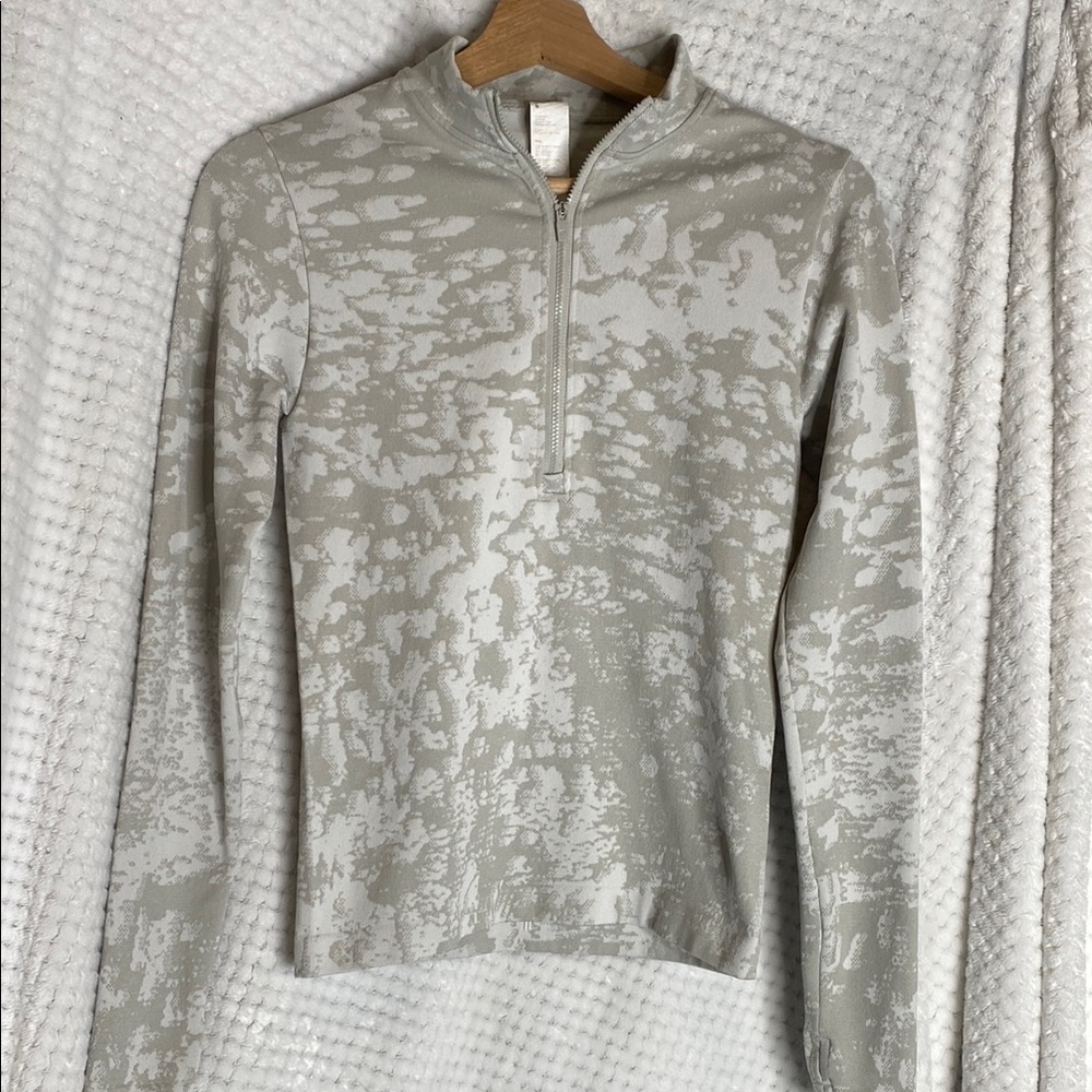 Fabletics Gray Patterned Quarter-Zip Pullover Top - image 1